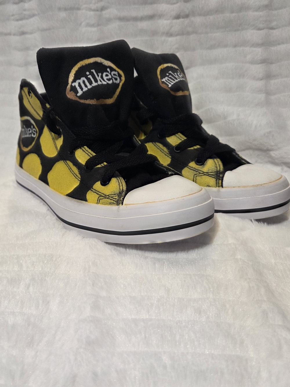 Size 5 Lemon High-Top Canvas Sneakers for Men - Picture 1 of 10